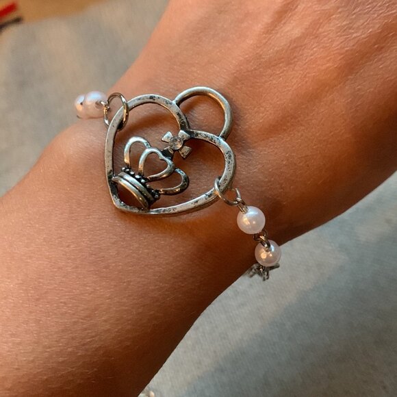 Trio Necklace Bracelet & Earrings - silver tone crowns white pearls - Picture 5 of 13